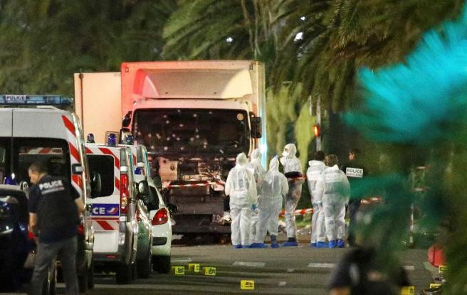 Σάλος στη Γαλλία με δημοσίευμα του Paris Match ένα χρόνο μετά την επίθεση στη Νίκαια